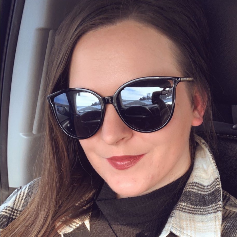 Meet your Posher, Amanda